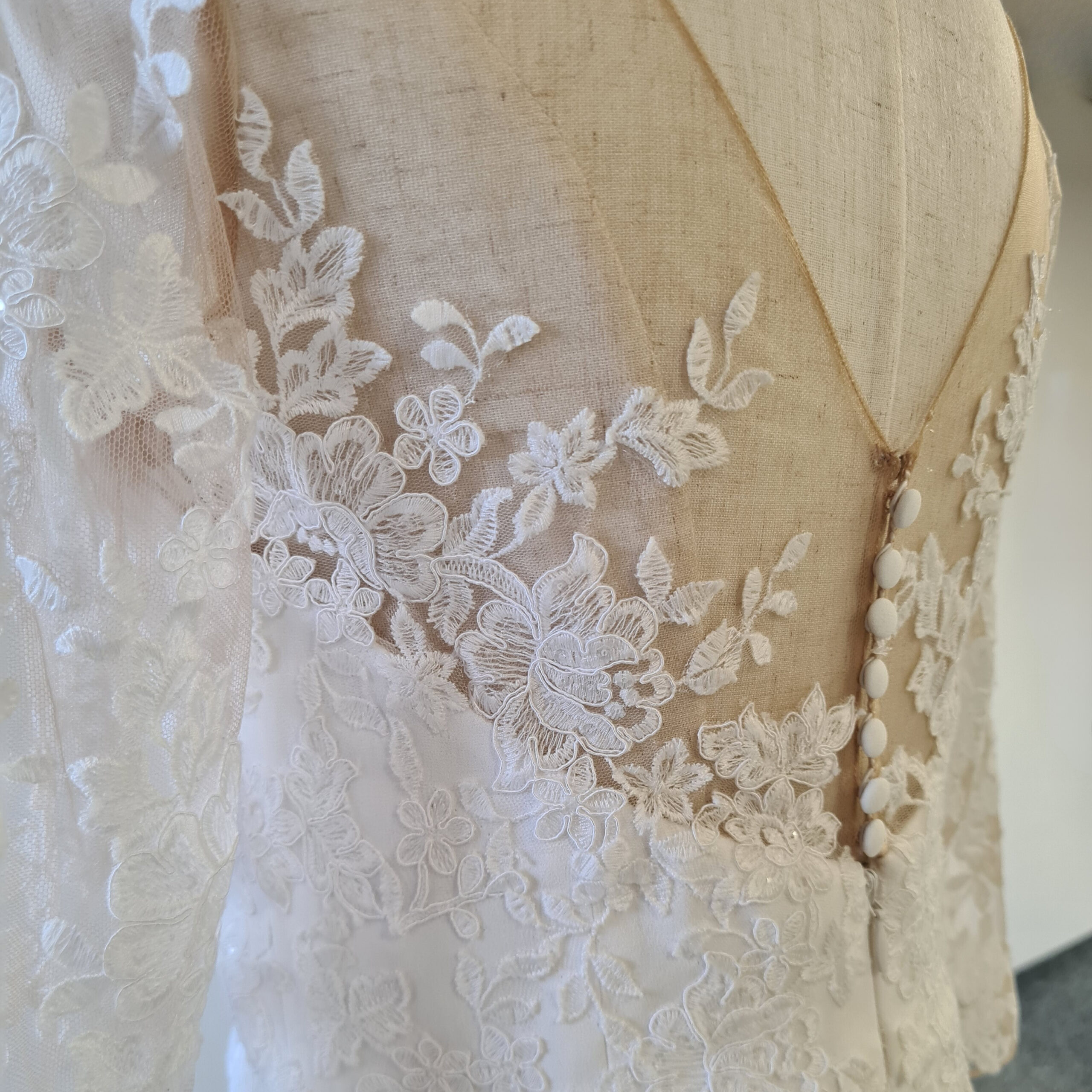 Chiffonkleid mit Ärmeln